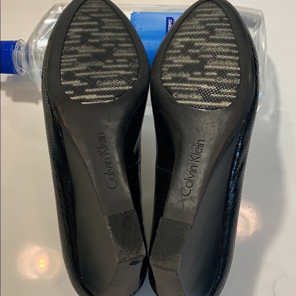 Calvin Klein black snake Saxton wedge heels - Picture 6 of 7